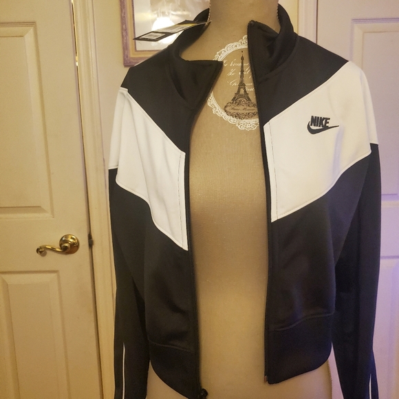 Nike Full Zip Women's Jacket - Picture 6 of 15